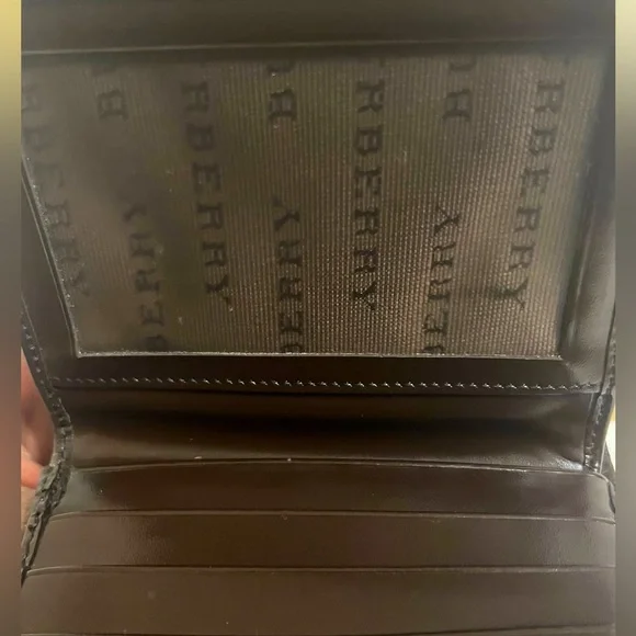 Authentic Burberry Haymarket Check Buckle Trifold Wallet - Unisex - Picture 14 of 17